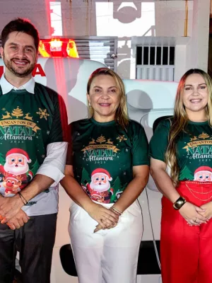 Entrega de uma ambulância e quatro veículos, que passam a integrar a frota municipal de Altaneira.