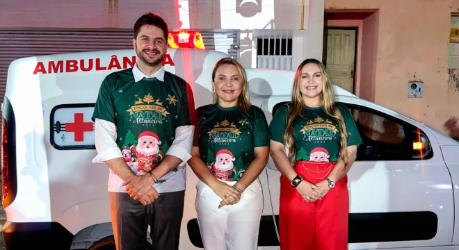 Entrega de uma ambulância e quatro veículos, que passam a integrar a frota municipal de Altaneira.