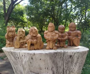 Oficina de escultura em madeira em Juazeiro do Norte.