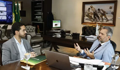 deputado davi macedo e elmano de freitas, durante reunião