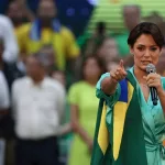 Michelle Bolsonaro discursando