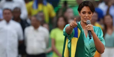 Michelle Bolsonaro discursando