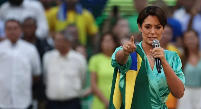 Michelle Bolsonaro discursando