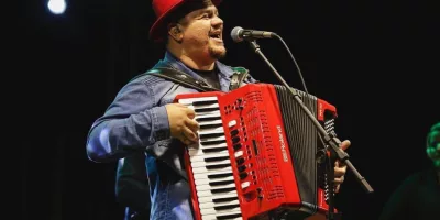 Fábio Carneiriinho compõe a agenda cultural do Portal Miseria