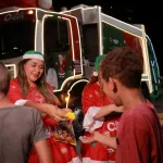 Caminhão compactador da limpeza pública de Juazeiro do Norte ganhou iluminação temática | Foto: Divulgação