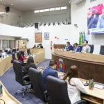 Na audiência, a Cagece forneceu explicações principalmente sobre falhas no abastecimento de água | Foto: Guto Vital/ Miséria/M1