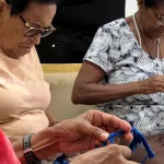 O grupo é composto majoritariamente por mulheres da terceira idade.