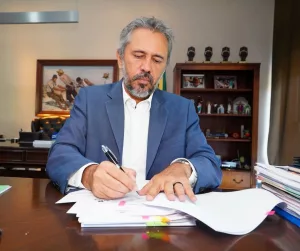 Governo do Ceará decreta ponto facultativo para servidores públicos no dia 26 de dezembro