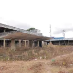 Terreno oscioso onde será construído o Centro Avançado de Desenvolvimento Cognitivo, em Juazeiro do Norte.