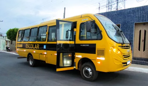 Cinco novos veículos para a Educação de Altaneira.