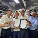 Elmano de Freitas assina o Programa VaiVem no Cariri.