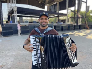 Rafael Belo Xote, cantor de forró.