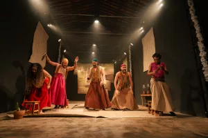 Espetáculo da 10ª Mostra de Teatro Repertórios em Casa, no Crato.