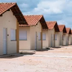 Entrega de casas em Missão Velha
