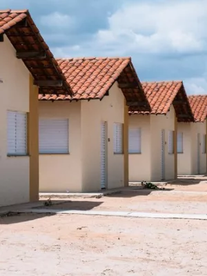 Entrega de casas em Missão Velha