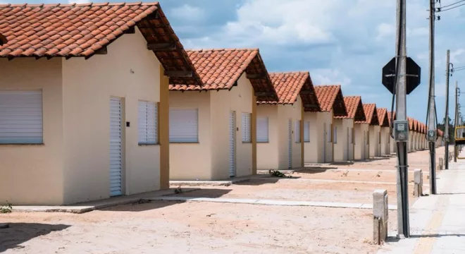 Entrega de casas em Missão Velha