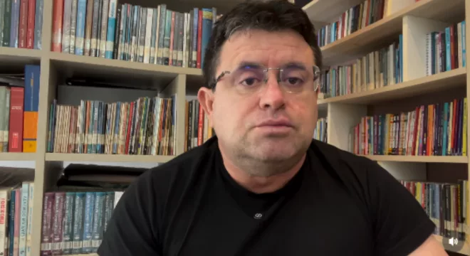 Francisco Fabiano mantinha um programa na Tempo FM há mais de 25 anos | Foto: Reprodução