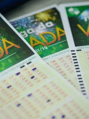 prêmio estimado em R$ 1 bilhão da Mega da Virada, que será sorteado nesta quarta-feira (31)