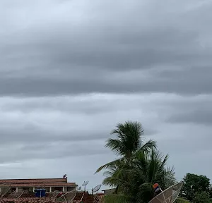 Possibilidade de chuvas isoladas no Cariri.