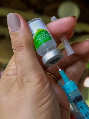 Cacinação contra o Vírus Sincicial Respiratório (VSR).