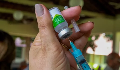 Cacinação contra o Vírus Sincicial Respiratório (VSR).