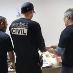 Agentes do Gaeco do MPCE, durante operação.