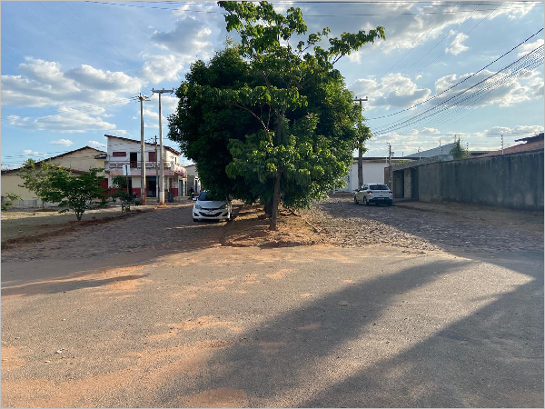 Via contemplada com obras de asfaltamento no Crato.