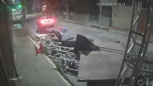 o condutor chegou a parar o veículo, mas em seguida fugiu do local sem prestar socorro