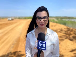 Catiane Landim, titular da Saúde, em Barbalha.