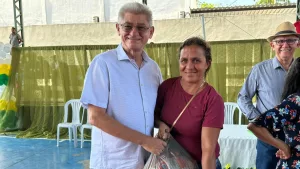 Entrega de cestas básicas em Jardim.