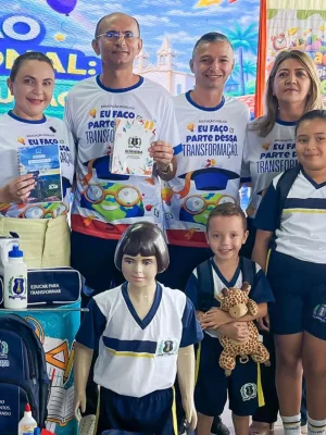 Prefeita de Altaneira anuncia distribuição de kits escolares.