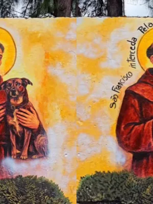Mural do Cão Orelha, no Cariri. Na obra, Petrova retratou Orelha nos braços de São Francisco de Assis, considerado pela comunidade católica como protetor dos animais.