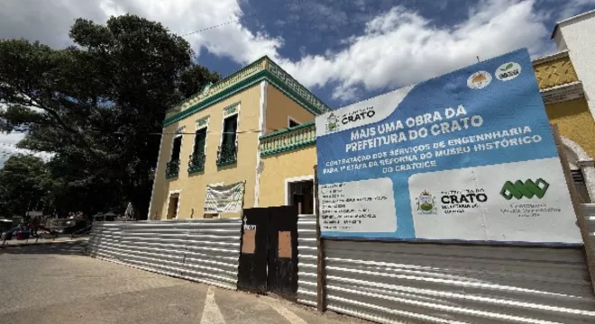Fachada do museu histórico do Crato em reforma.