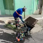 Ações de desobstrução de esgotos acontecem em Juazeiro do Norte como prevenção da quadra invernosa.