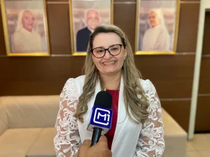 Ginecologista alerta sobre a importância da prevenção do câncer de colo de útero durante a campanha do Janeiro Verde.