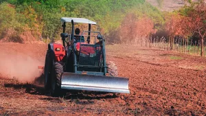 arração de terras em farias brito trator