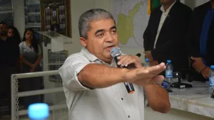 Ronaldo Pereira durante sessão de posse em Salitre.