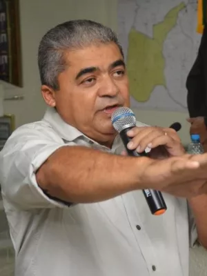 Ronaldo Pereira durante sessão de posse em Salitre.