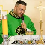 Jardel Phellipe é pároco da Paróquia de de São Vicente Ferrer, em Lavras da Mangabeira | Foto: Reprodução/ Instagram