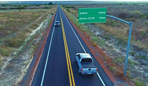 Rodovia que liga os municípios de Salitre e Campos Sales