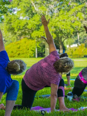 Aula de Yoga no Parque