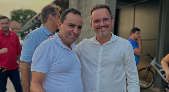 Pedro Lobo e o prefeito André Barreto