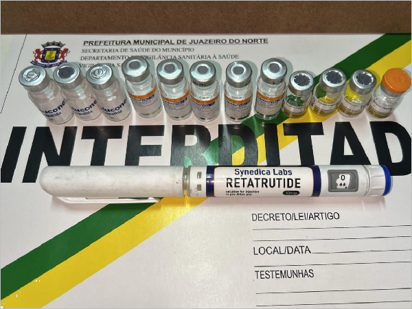 Medicamentos apreendidos em clínica de Juazeiro do Norte.