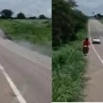 Carro capota após derrapar por causa de brita derramada na CE-292 em Potengi (CE)