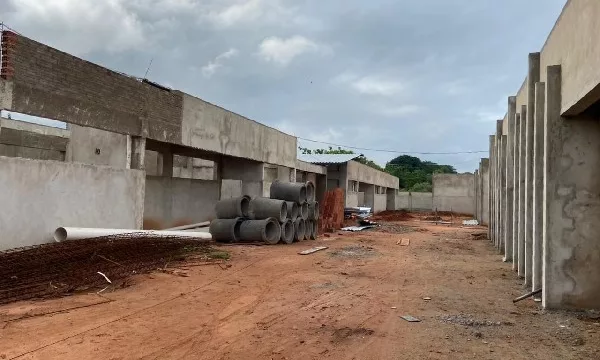 Obra de escola em tempo integral no bairro Muriti atinge 45% de execução