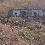 Ônibus de romeiros alagoanos que voltavam da romaria em Juazeiro do Norte capota e deixa feridos
