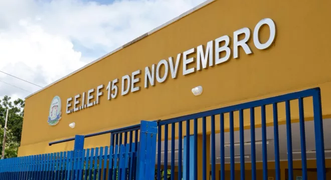 Fachada de uma escola em Nova Olinda, no Cariri.