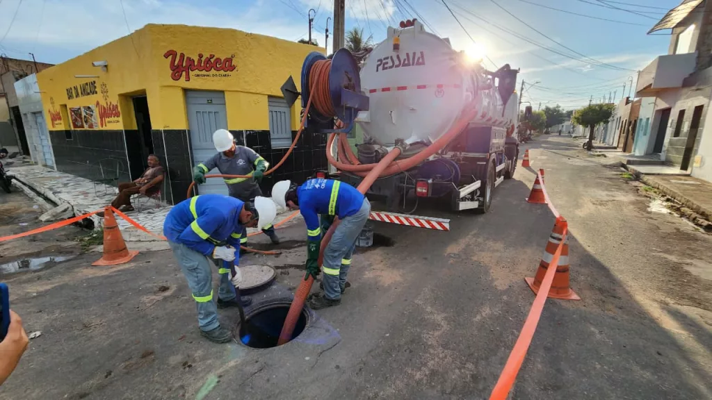 manutenção da rede de esgoto no cariri