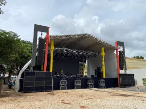 preparação palco carnaval do crato