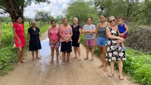 Moradores do Sítio Passagem Rasa, na zona rural de Juazeiro do Norte
